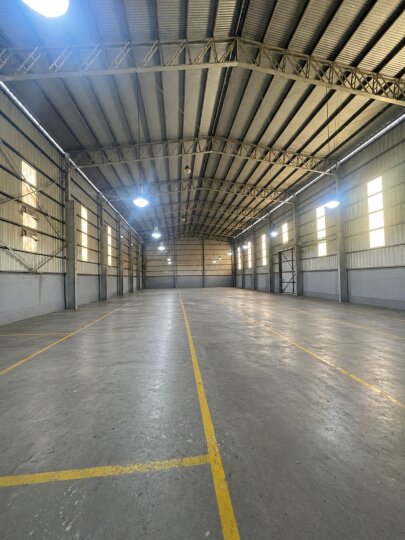 Galpones / Depósitos - Alvear -  Alquiler