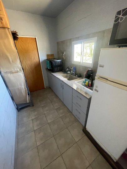 Galpones / Depósitos - Alvear -  Alquiler