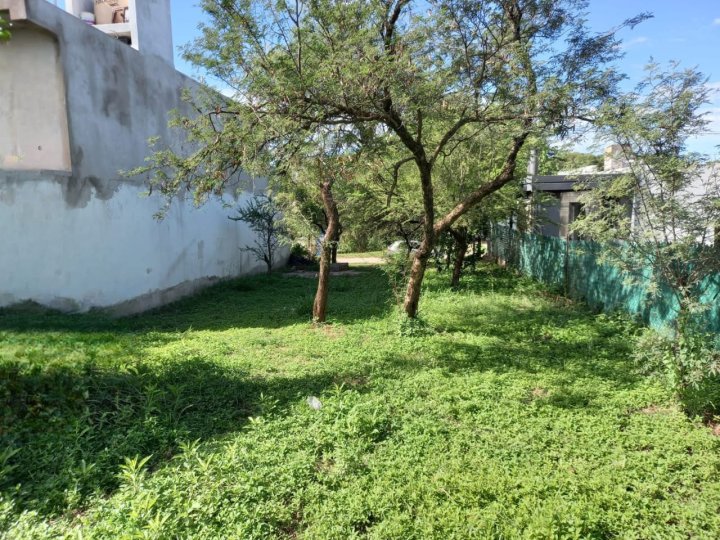 VENTA LOTE VILLA CATALINA 300 M2 U$24.000