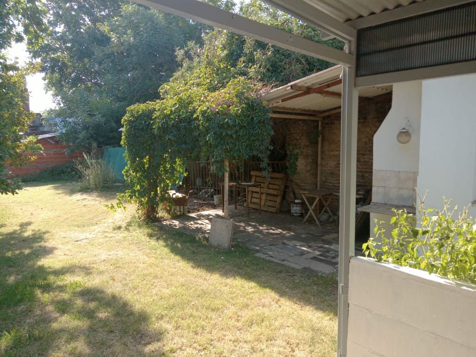 BARRIO TANGO CASA SOBRE 3 LOTES — foto 3