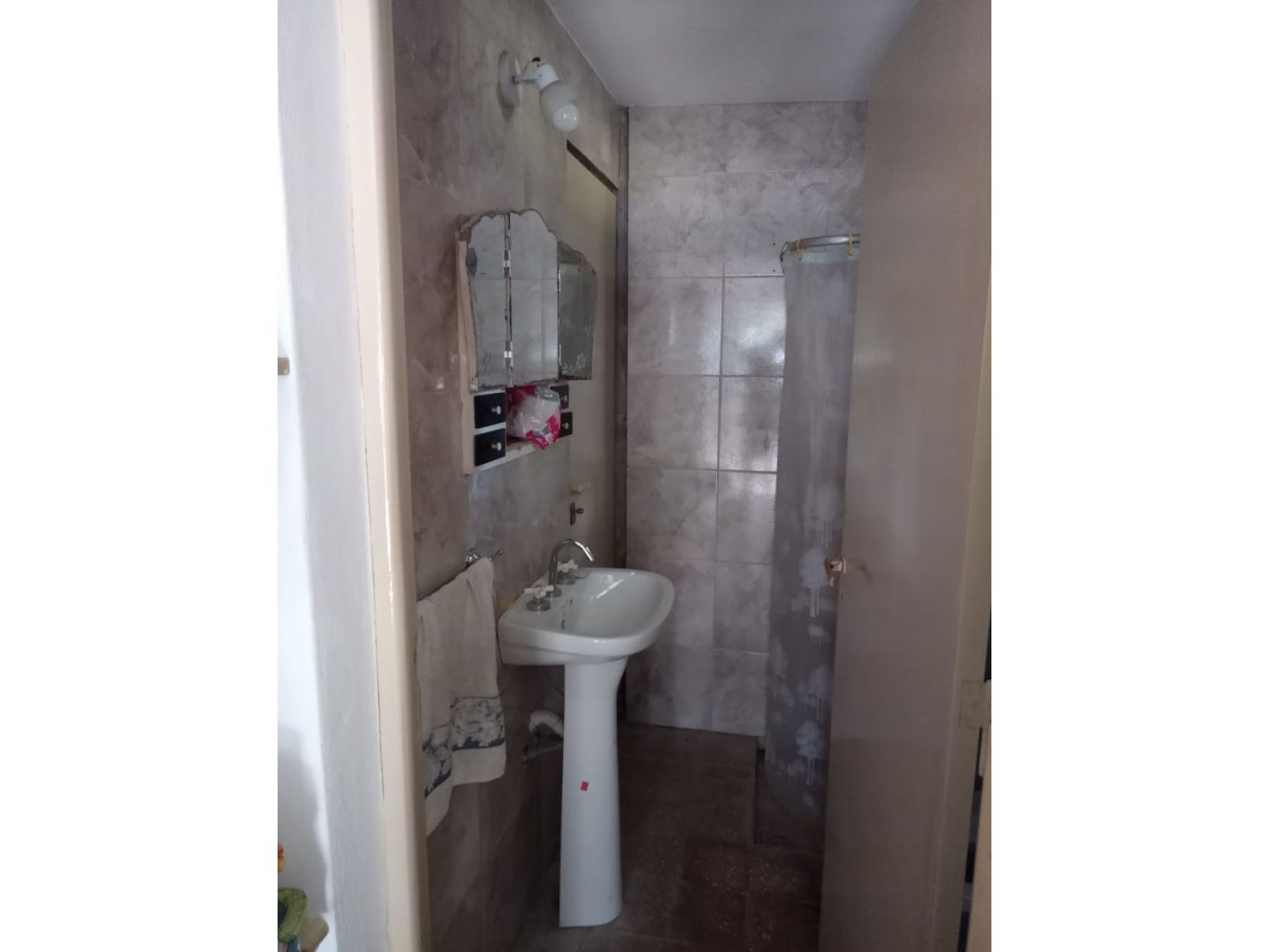 BARRIO TANGO CASA SOBRE 3 LOTES — foto 11