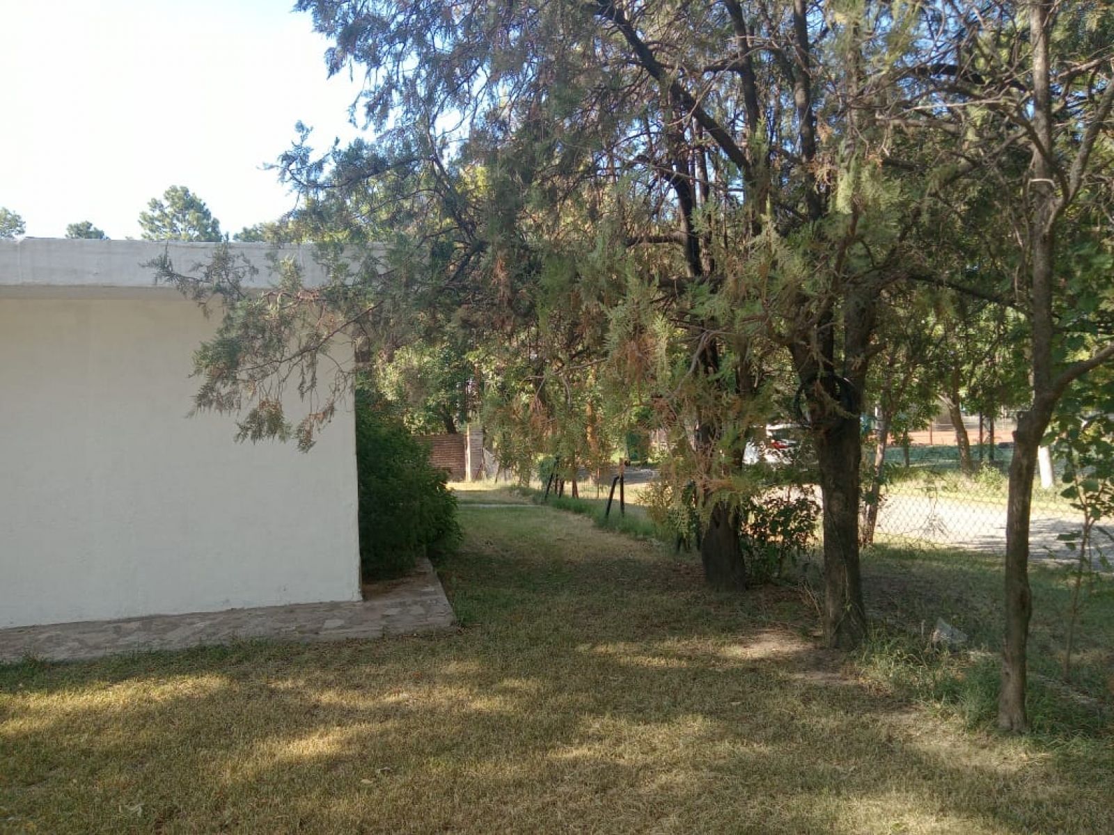 BARRIO TANGO CASA SOBRE 3 LOTES — foto 12