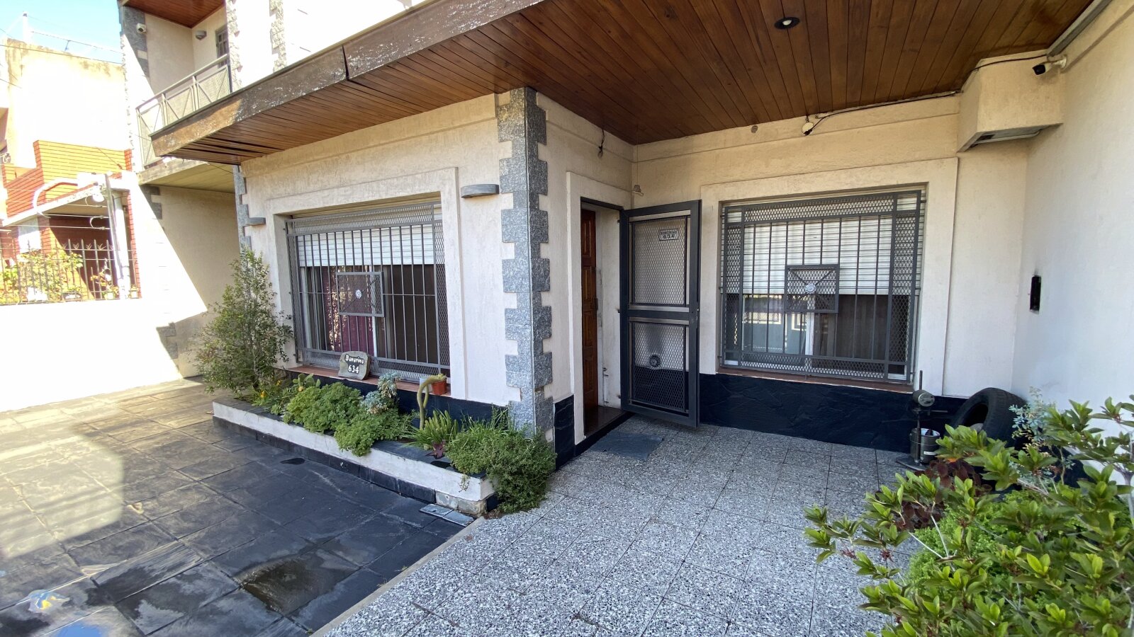 Casa 4 ambientes Villa Tesei con Cochera Pasante, Patio y Parrilla — foto 3