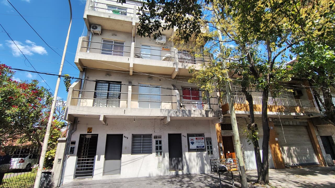 Departamento 2 ambientes con balcon - Venta — foto 2