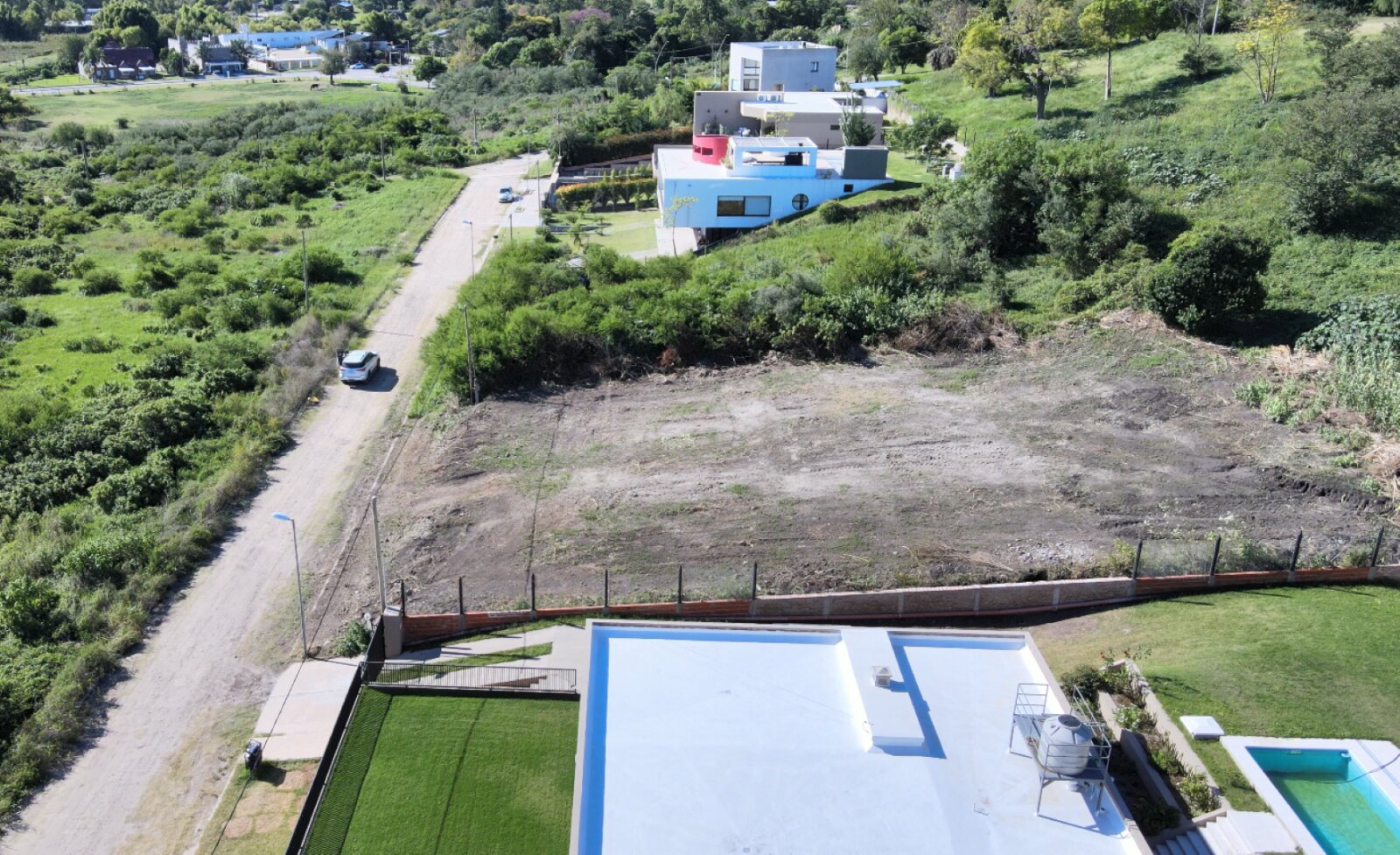 Lote en zona costanera, 1100 m2 con vista al rio. Todos los servicios — foto 4