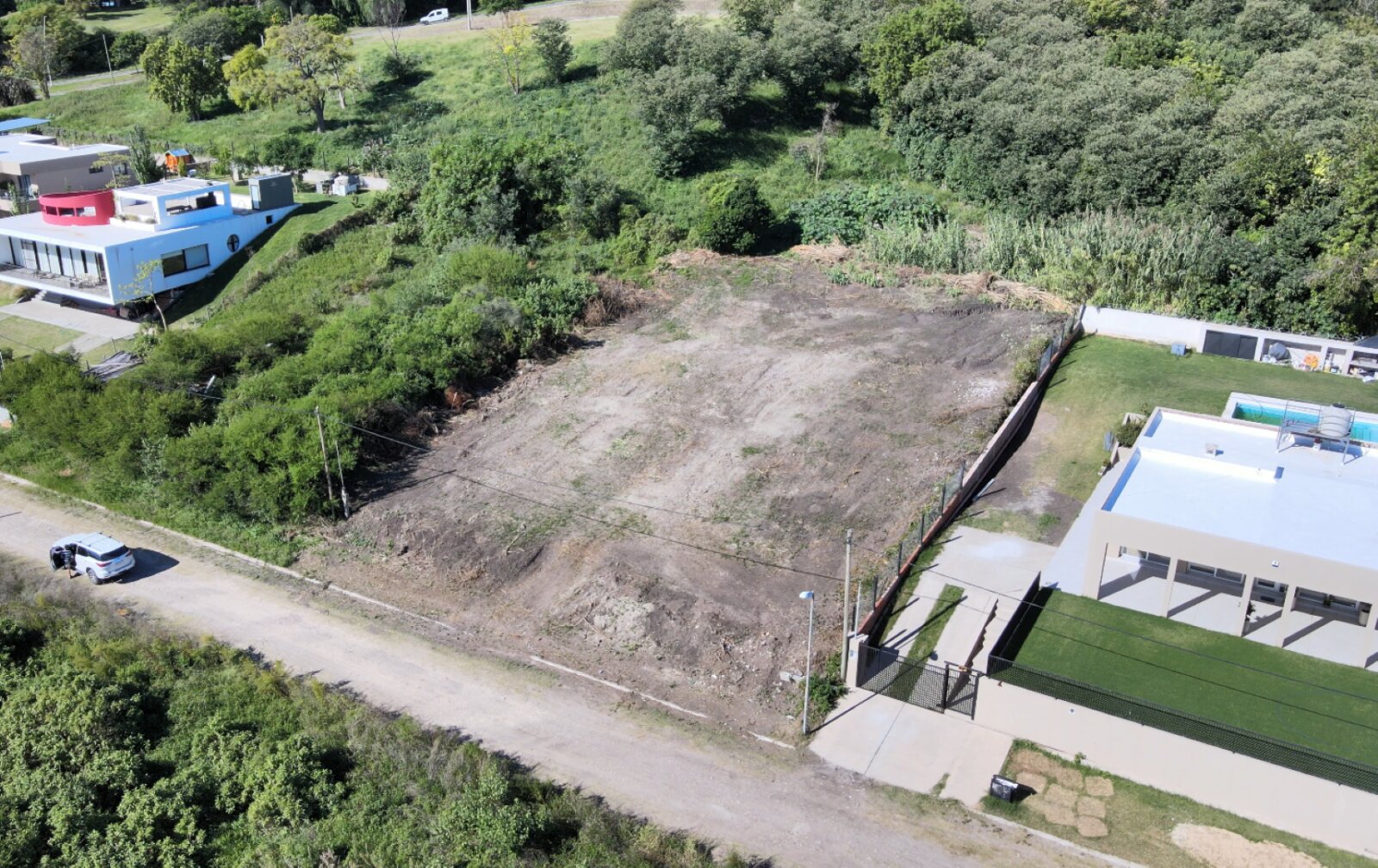 Lote en zona costanera, 1100 m2 con vista al rio. Todos los servicios — foto 3