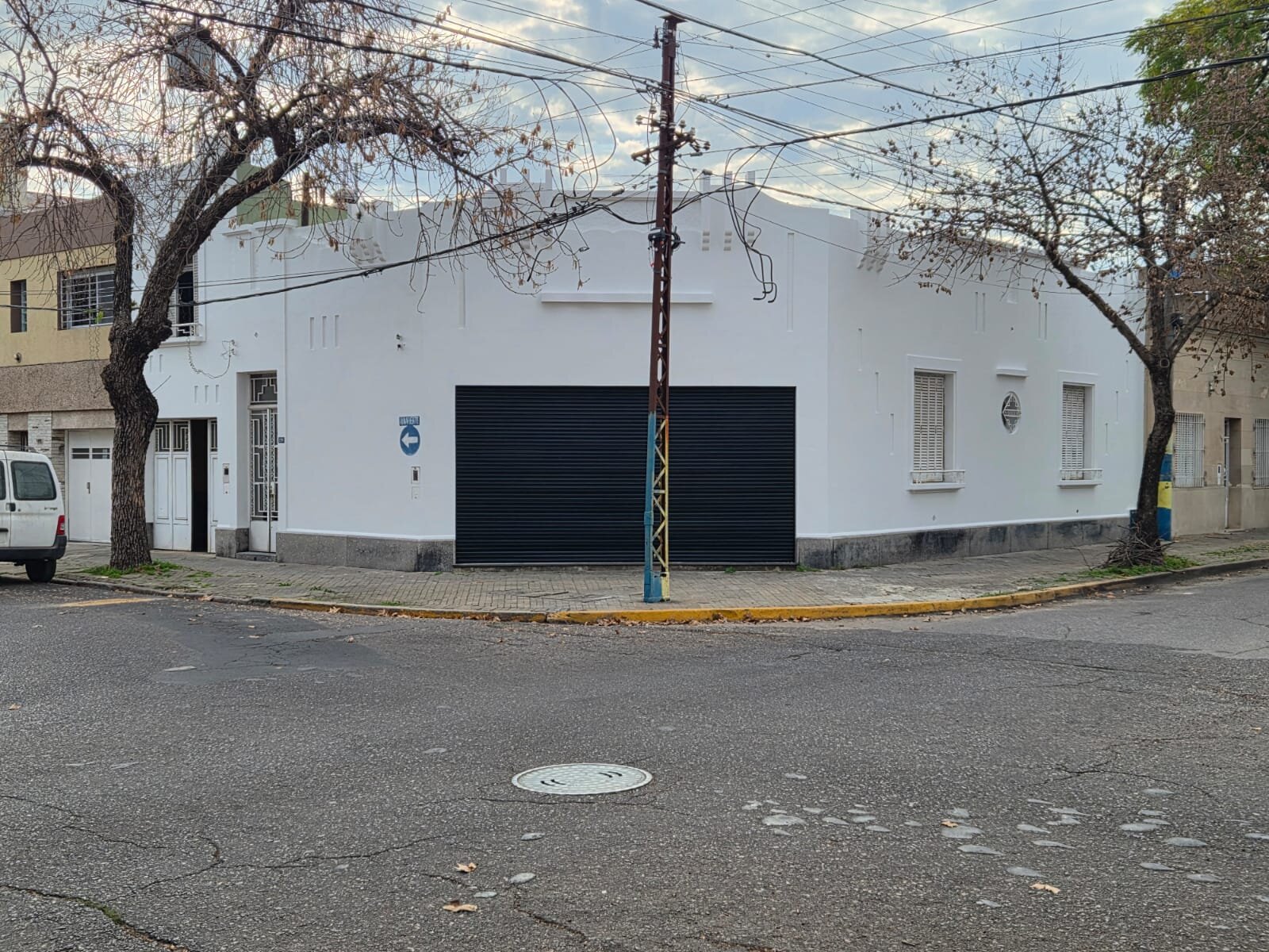 CASA DE 2 DORMITORIOS CON LOCAL Y GARAGE ARROYITO RIO