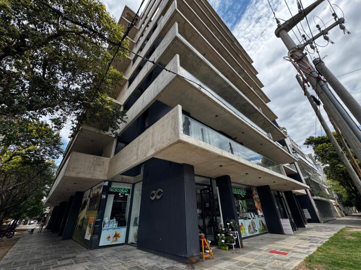 ALQUILO DEPARTAMENTO AMOBLADO 1 DORMITORIO EN GRAL PAZ - EDIFICIO CATEGORIA SOUL LIMA - FULL AMENITIES.