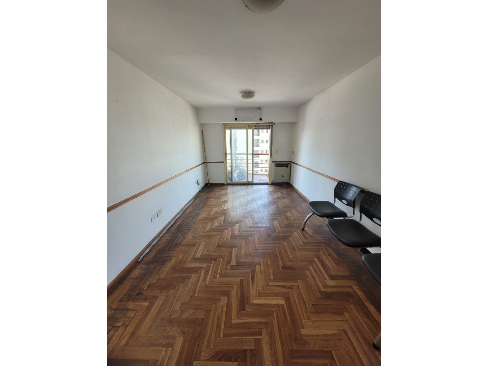 Departamento en Venta 5 Ambientes en Morón centro.