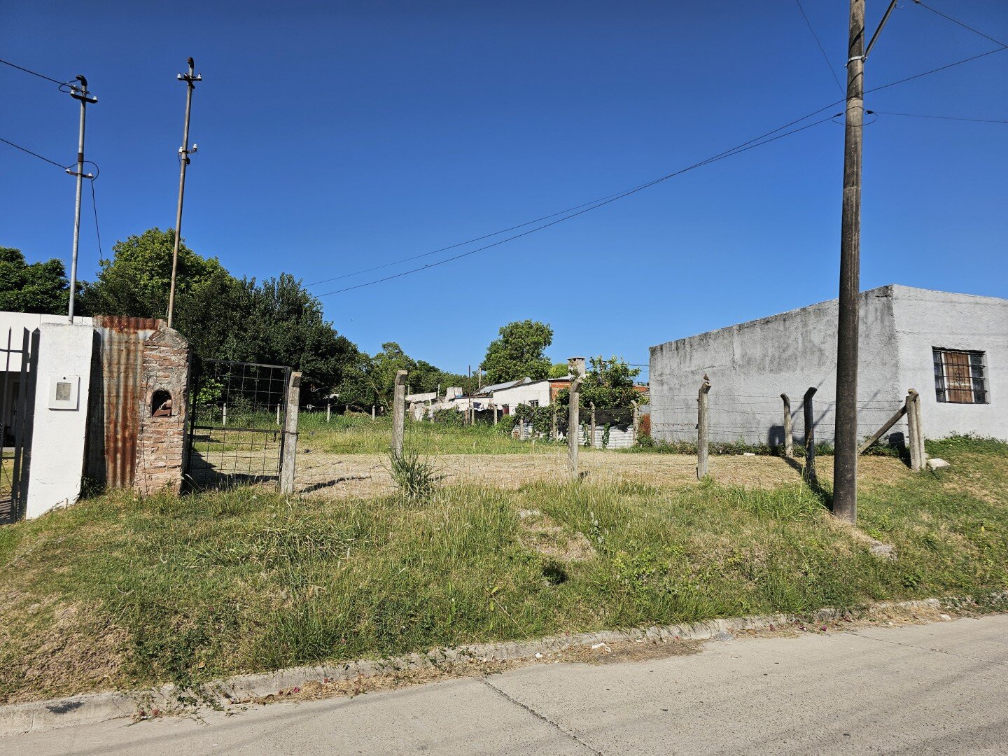 Amplio terreno de 15x25 en calle Matanza entre Larrea y Lamadrid — foto 2