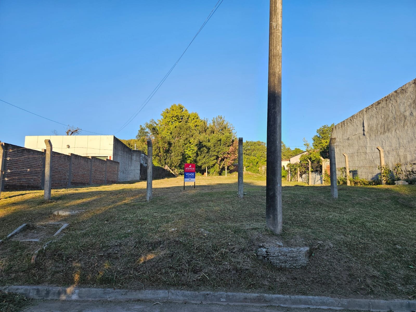 Amplio terreno de 15x25 en calle Matanza entre Larrea y Lamadrid