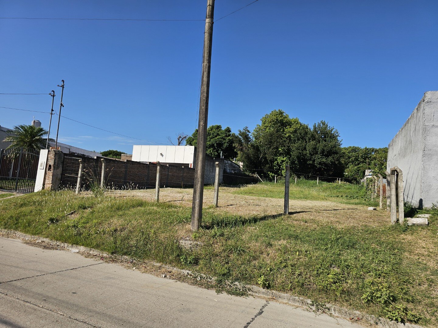 Amplio terreno de 15x25 en calle Matanza entre Larrea y Lamadrid — foto 4
