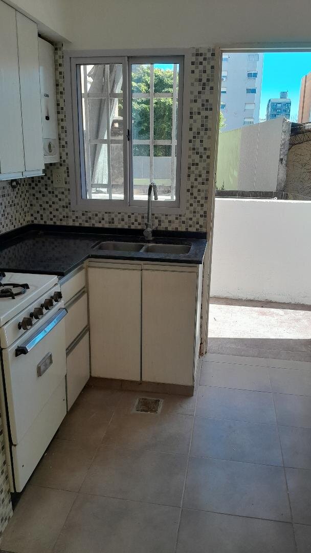 Depto. 1 Dormitorio Colon 1968 2° Pisso — foto 4