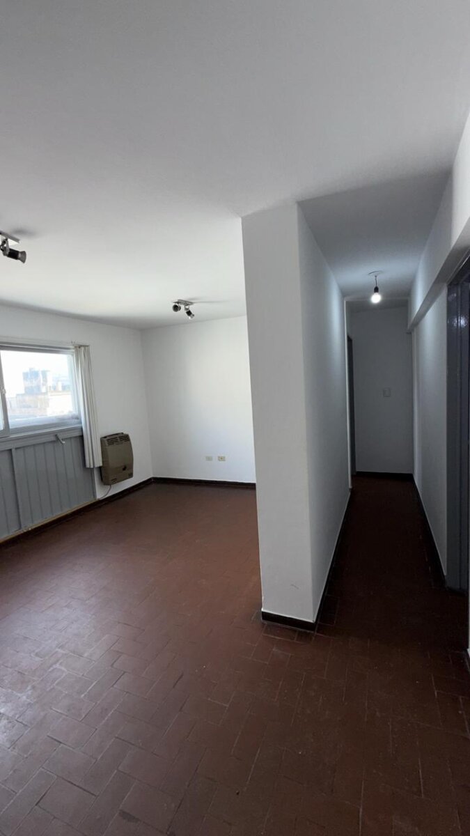 ¡Alquiler sobre Av. Colón! Depto de 1 Dormitorio con Cocina Separada – Excelente Ubicación en Alberdi