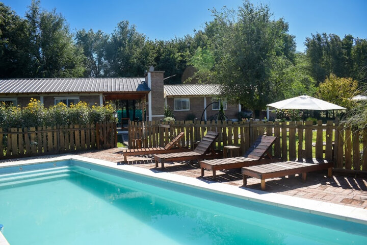 Venta Complejo Turístico en Calamuchita: Casa y 2 Cabañas