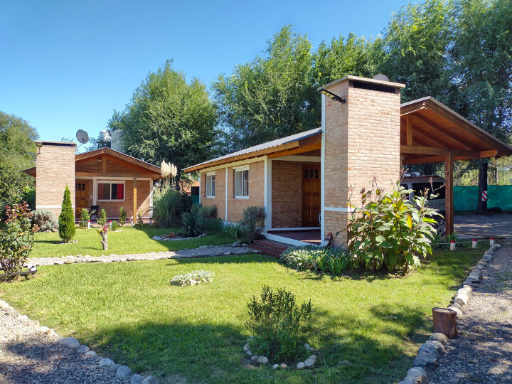 Venta Permuta Complejo Turístico en Calamuchita: Casa y 2 Cabañas