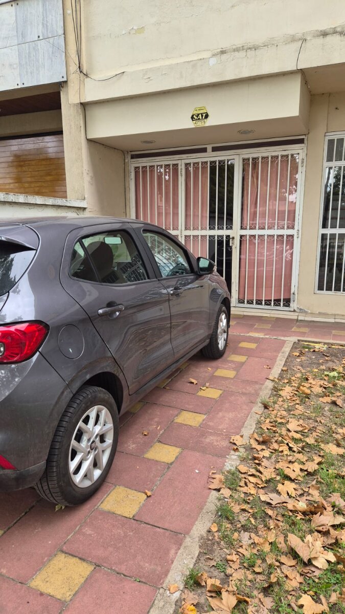 Casa 2 dormitorios, 2 baños patio y cochera sobre Bv Rondeau y baigorria — foto 8