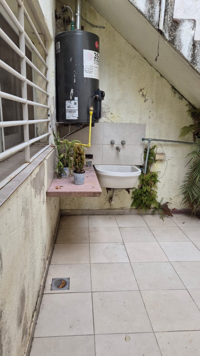 Casa 2 dormitorios, 2 baños patio y cochera sobre Bv Rondeau y baigorria — foto 12