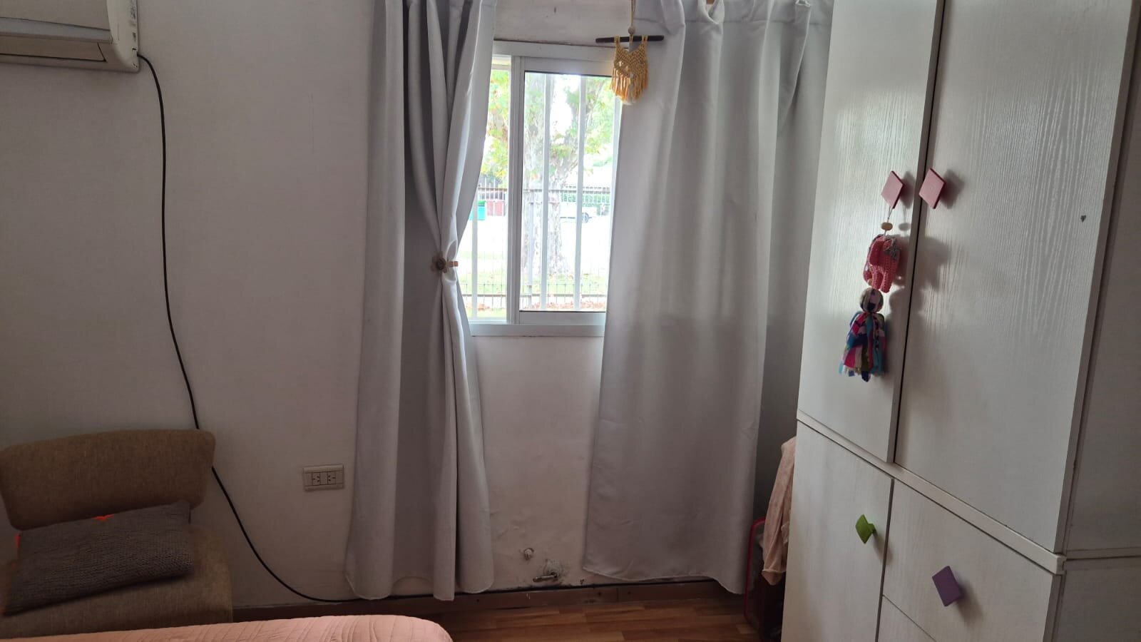 Casa 2 dormitorios, 2 baños patio y cochera sobre Bv Rondeau y baigorria — foto 3
