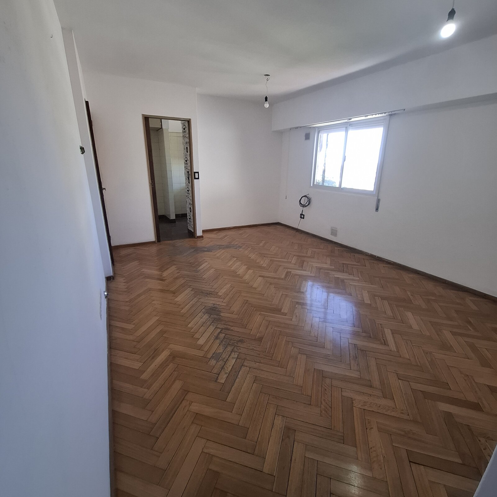 Amplio y luminoso departamento de 1 dormitorio en Abasto — foto 3
