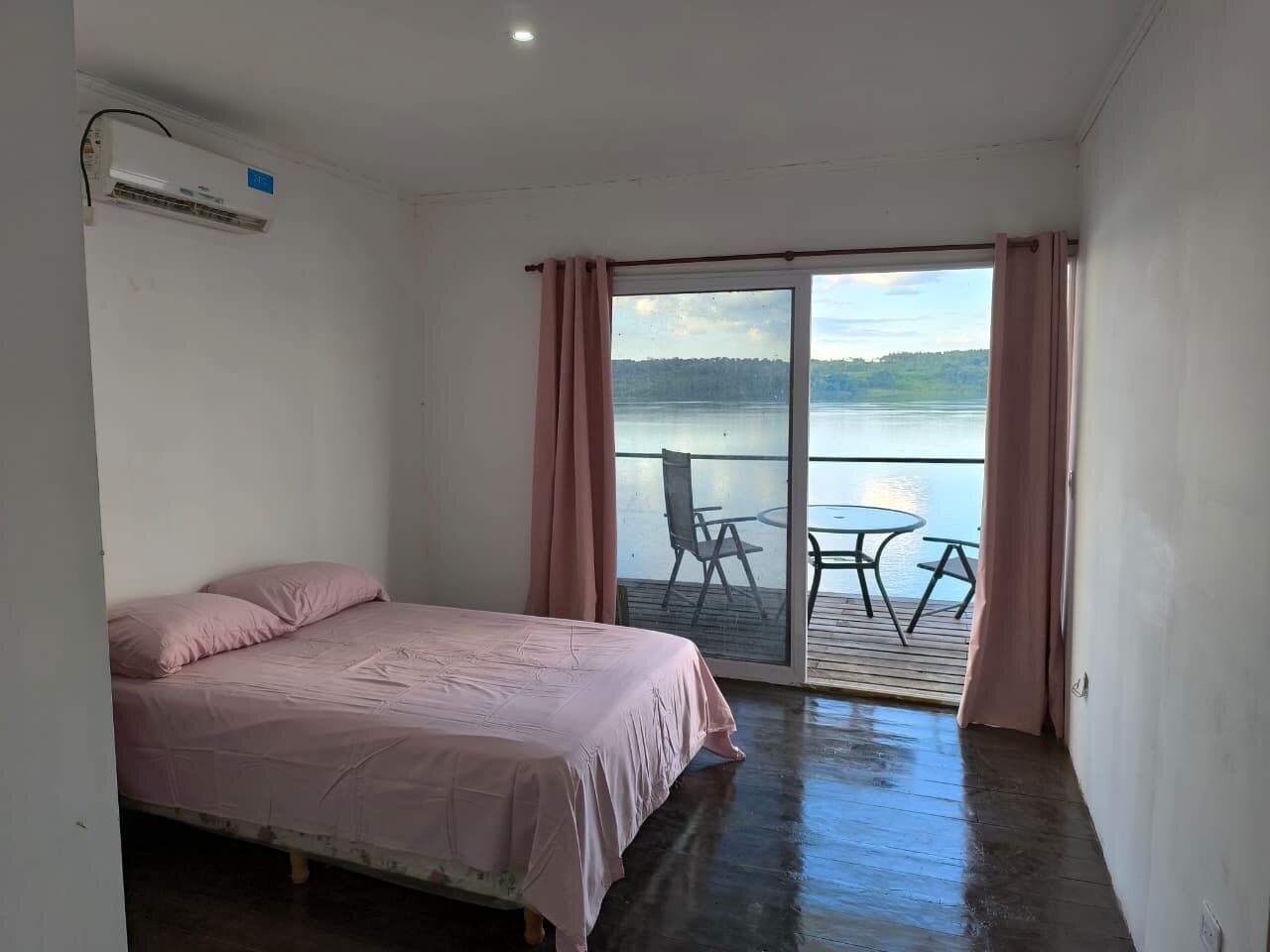 SE VENDE CASA FRENTE AL RIO PARANA CANDELARIA - 9