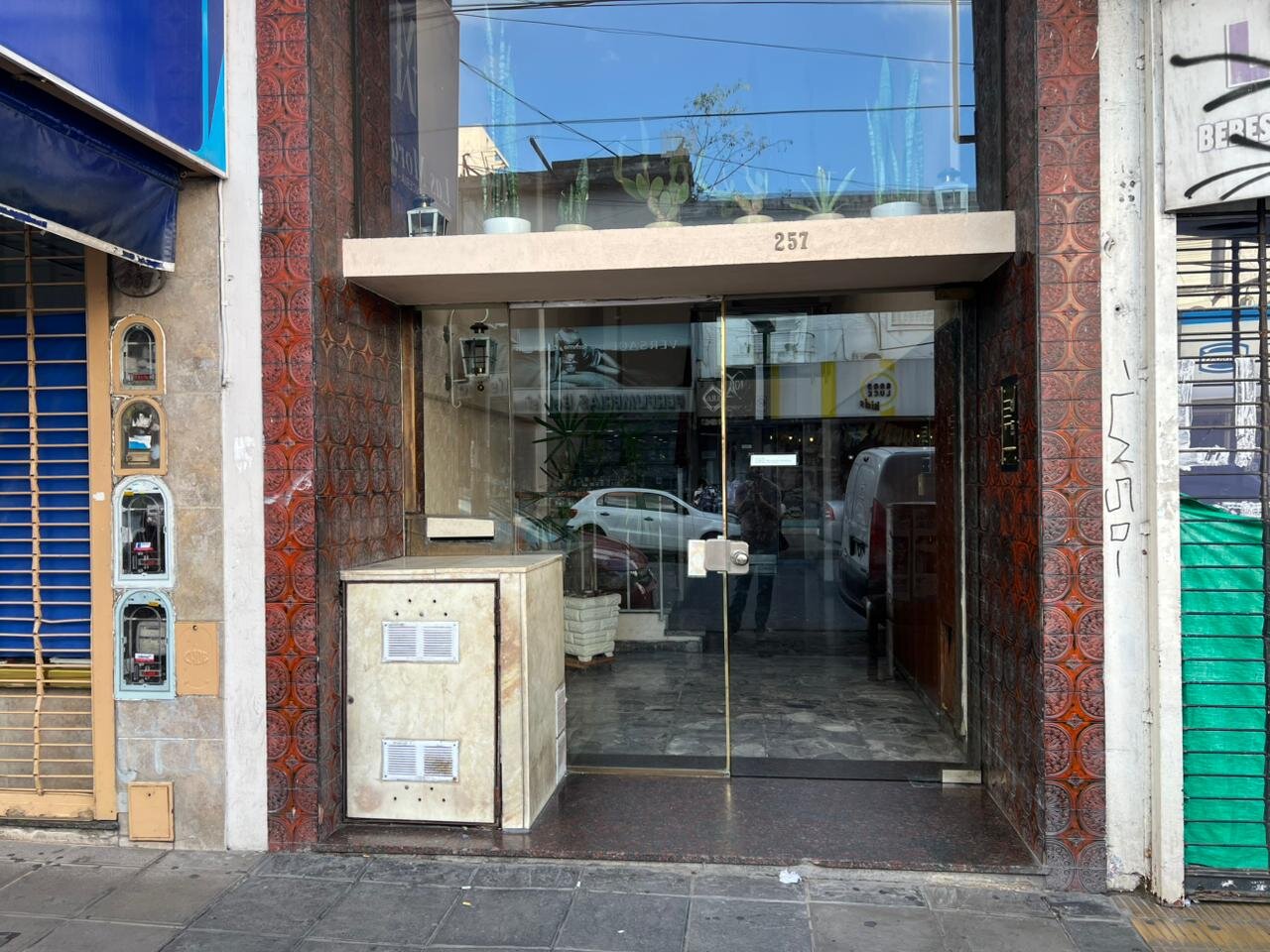 DEPARTAMENTO 3 AMBIENTES EN PLENO CENTRO DE MORÓN — foto 2