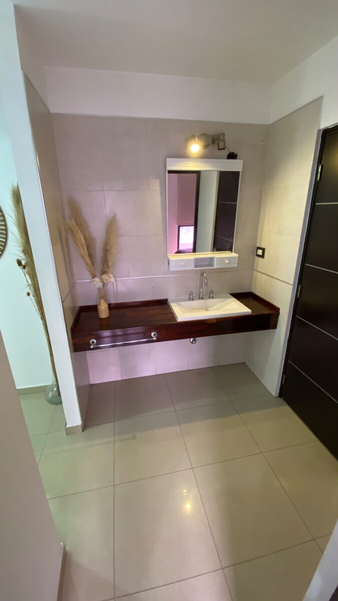 Carlos Paz - Departamento 2 Dormitorios con Balcón, Cochera y Amenities en Pleno Centro — foto 11