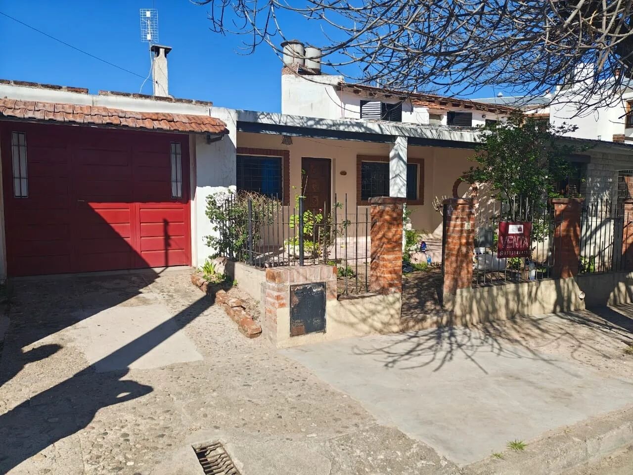 VENTA CASA DE DOS DORMITORIOS CON ESCRITURA