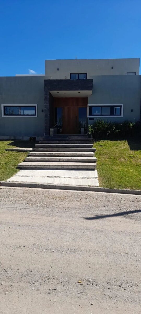 PROPIEDAD PREMIUM TEJAS 4 / DORMITORIOS / SUITE / JACUZZI Y PILETA — foto 3
