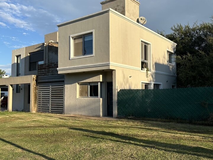 Alquiler Casa 2 Dormitorios Villa Catalina - Bosques