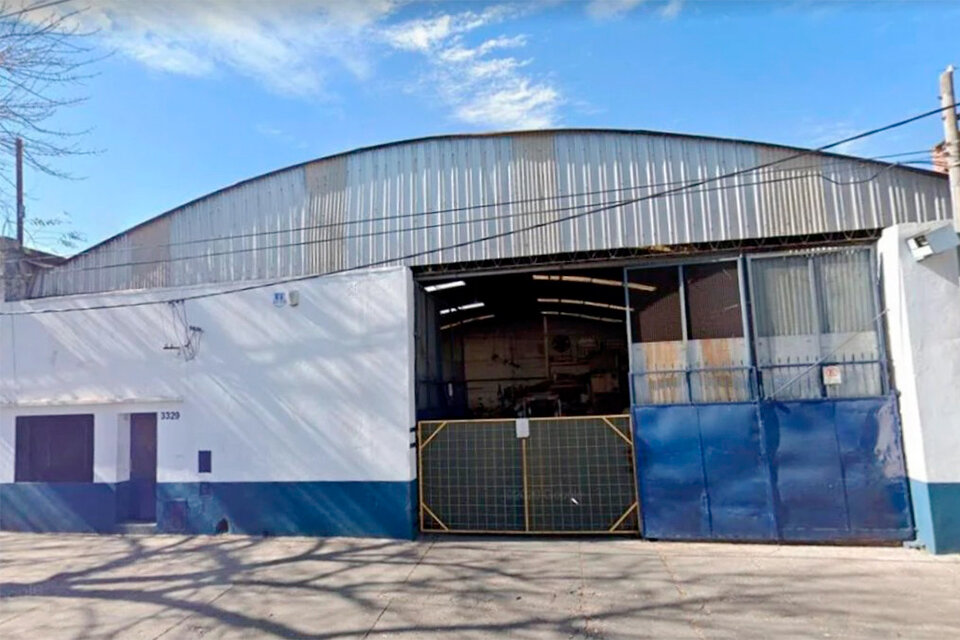 AMPLIO GALPÓN COMERCIAL NECOCHEA 3329