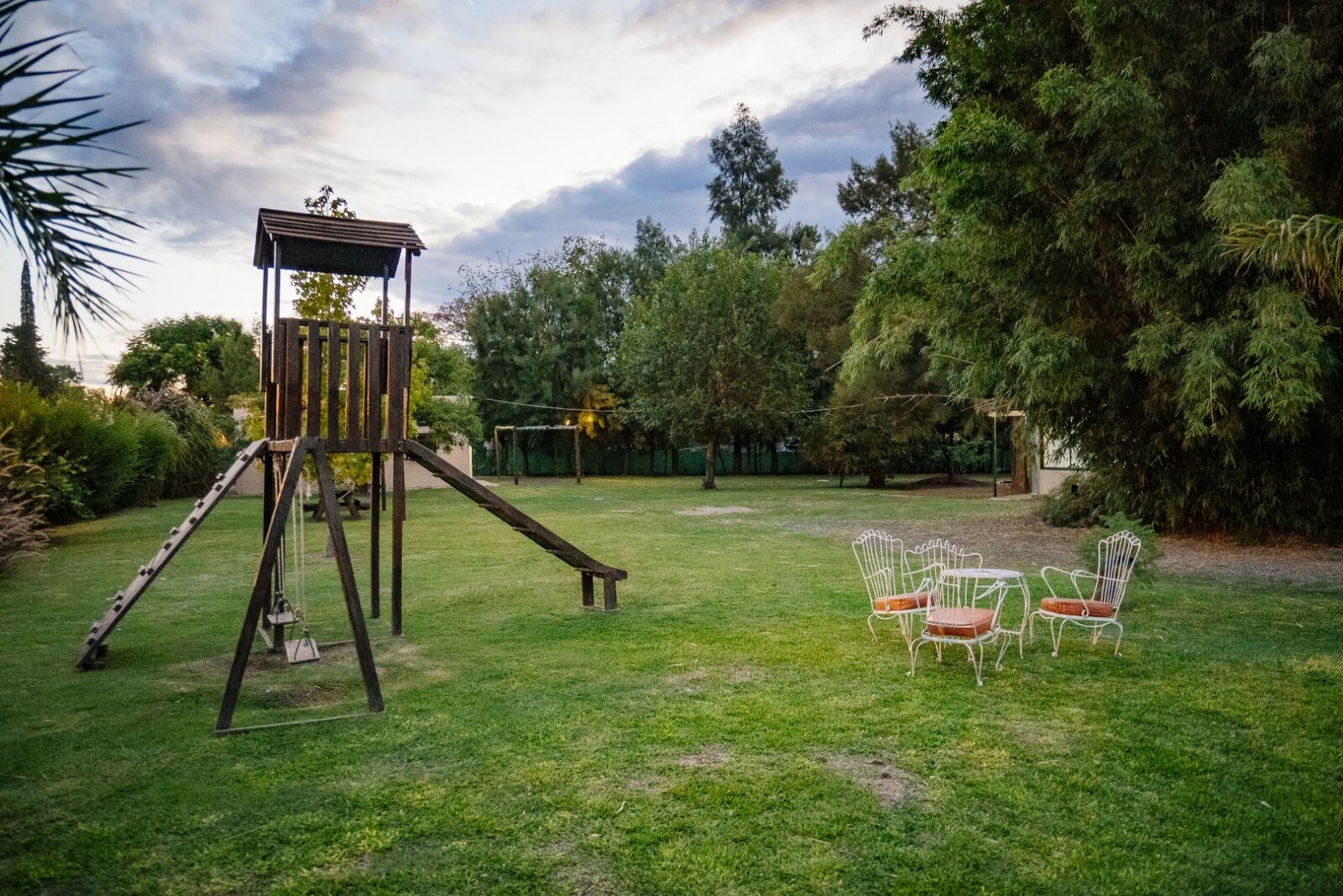 Complejo turistico El Zorzal - cabañas, pileta, amplio parque, en excelente zona - 44