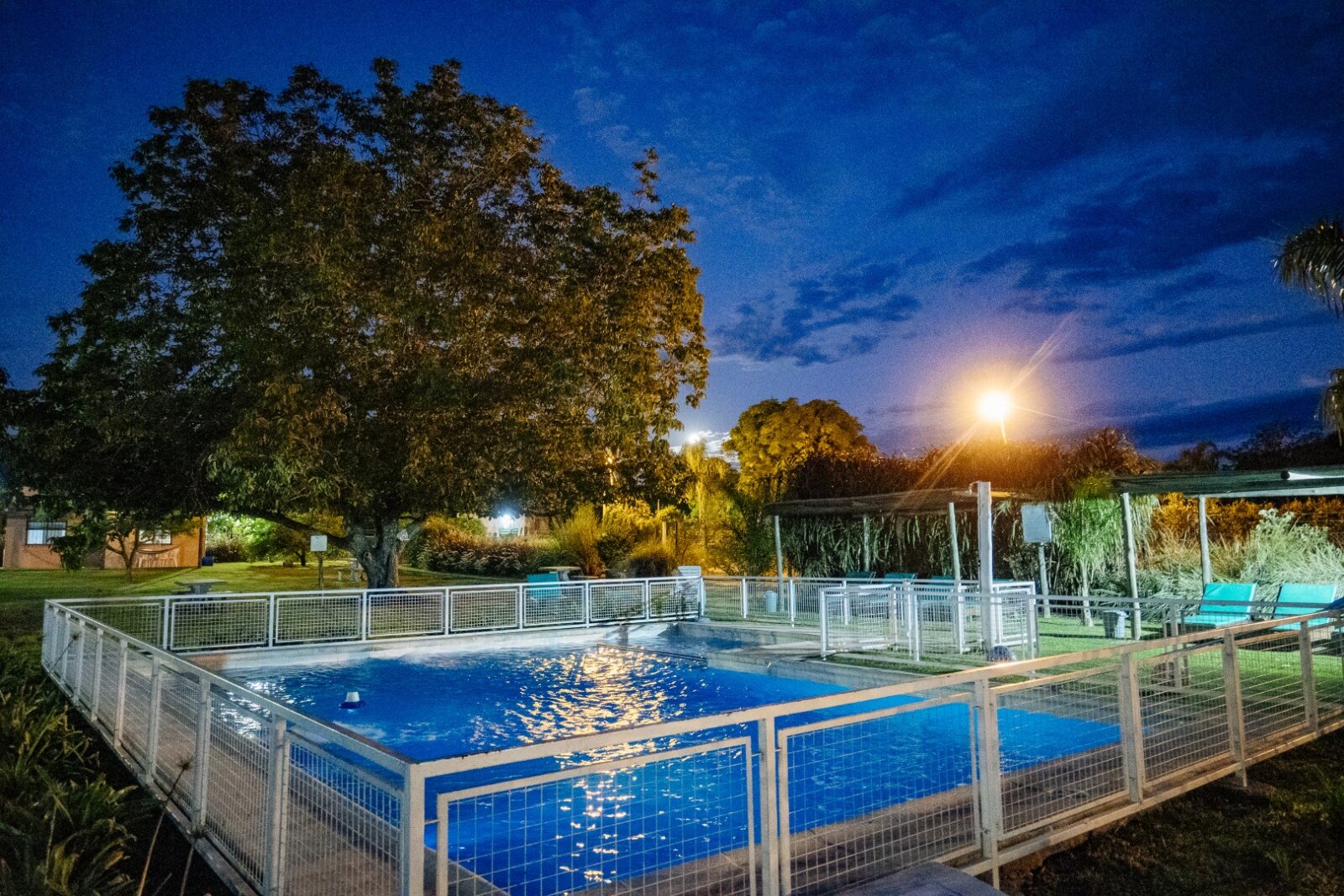 Complejo turistico El Zorzal - cabañas, pileta, amplio parque, en excelente zona - 65
