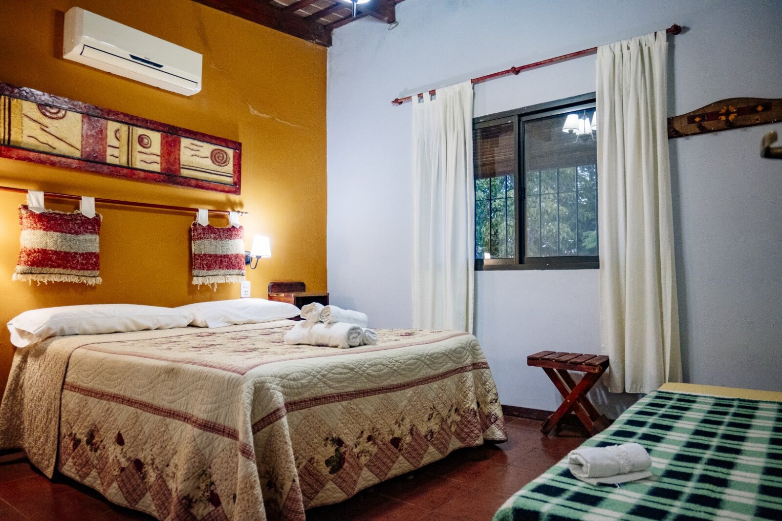 Complejo turistico El Zorzal - cabañas, pileta, amplio parque, en excelente zona - 34