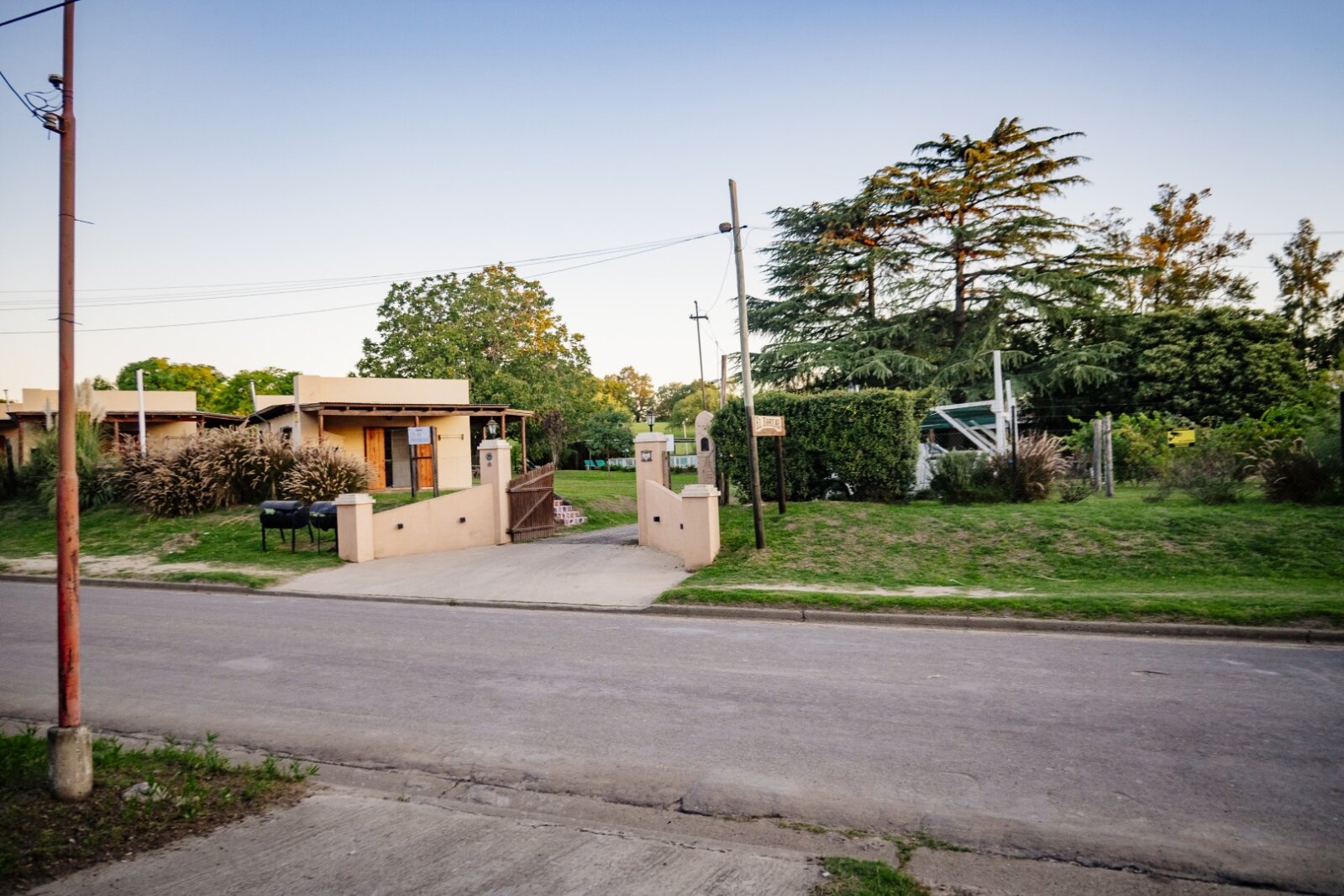 Complejo turistico El Zorzal - cabañas, pileta, amplio parque, en excelente zona - 5