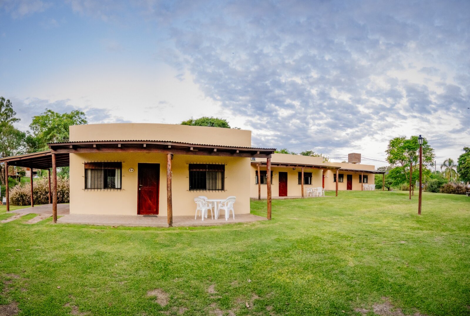 Complejo turistico El Zorzal - cabañas, pileta, amplio parque, en excelente zona - 30