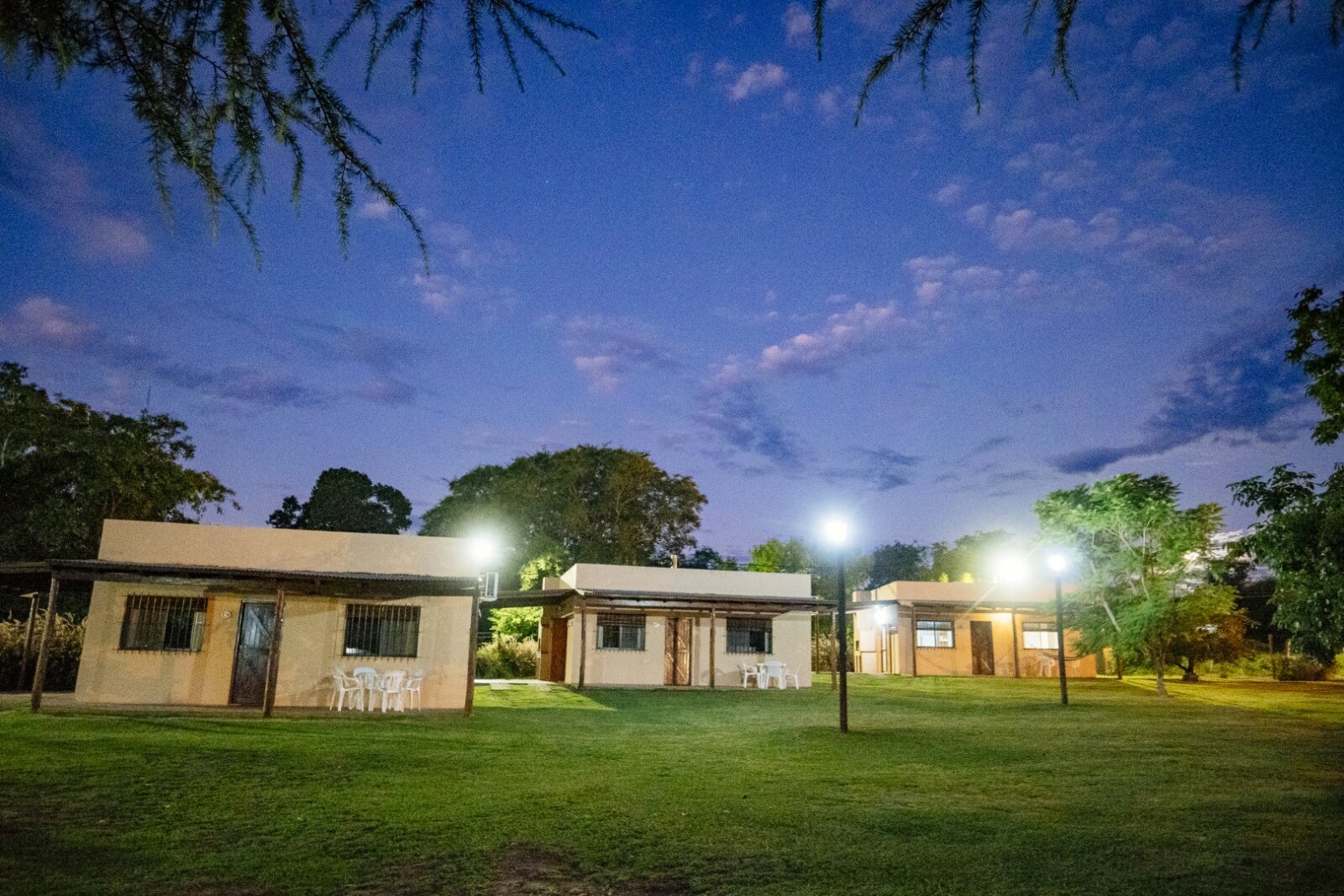 Complejo turistico El Zorzal - cabañas, pileta, amplio parque, en excelente zona - 61