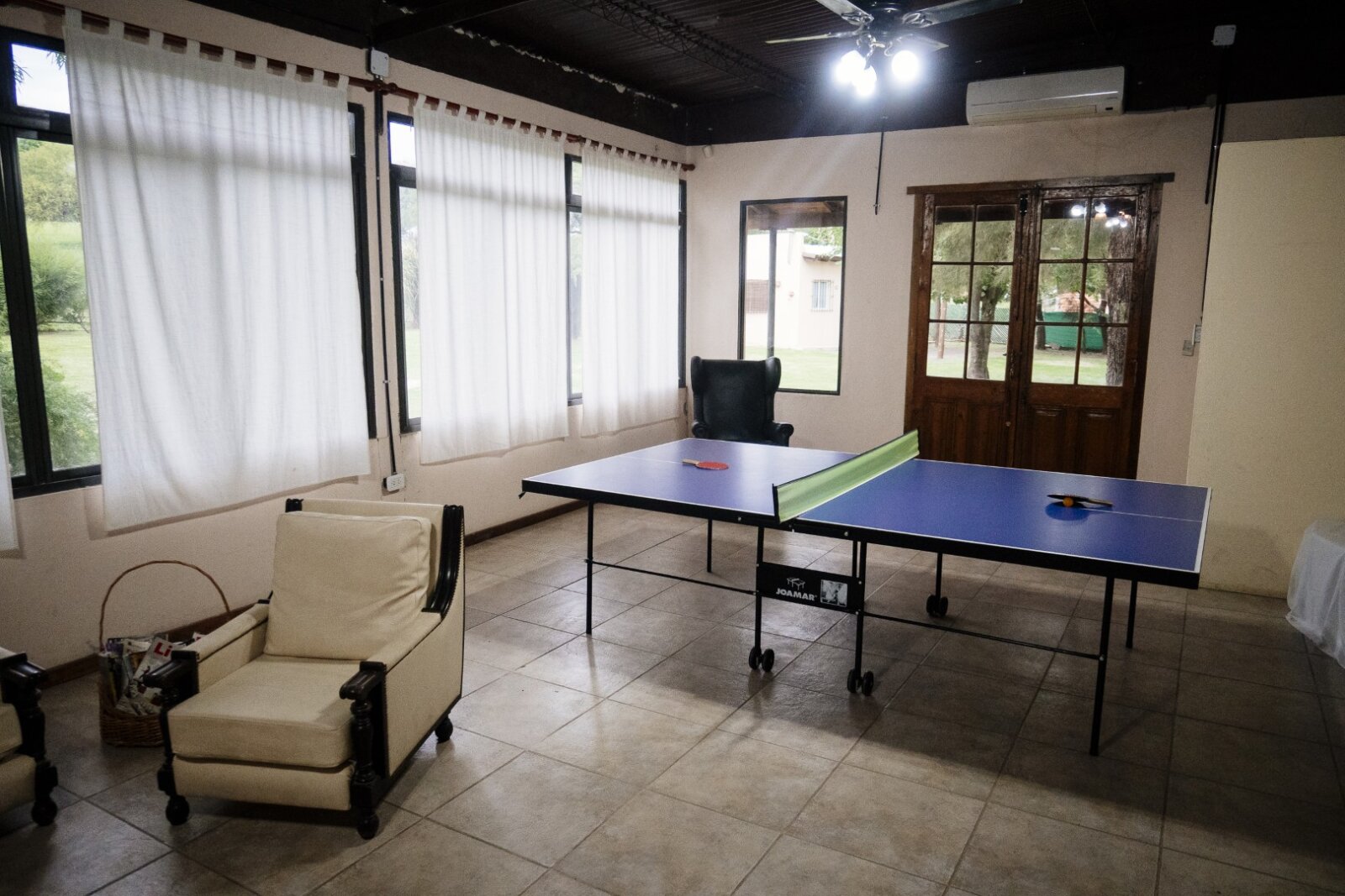 Complejo turistico El Zorzal - cabañas, pileta, amplio parque, en excelente zona - 8