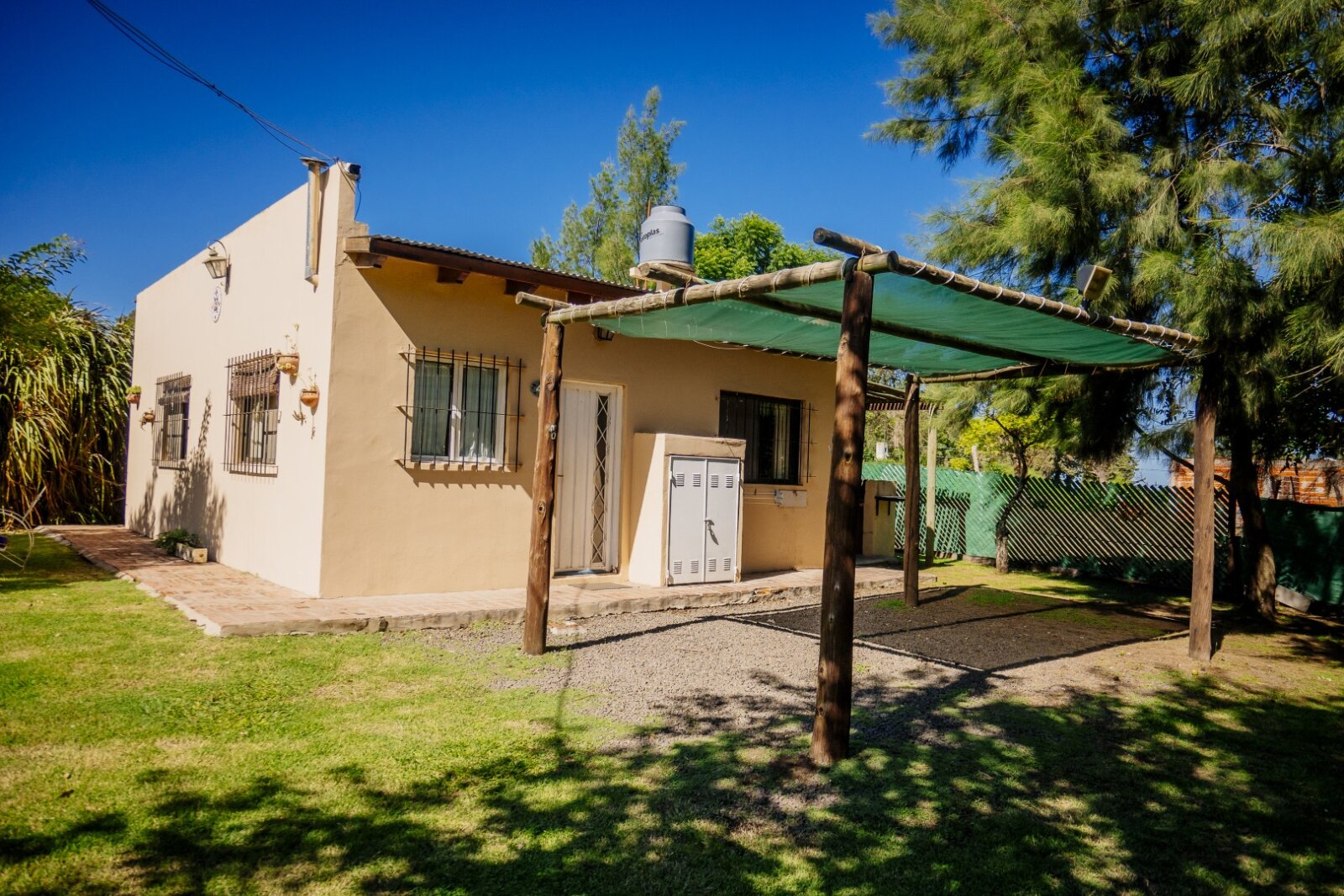 Complejo turistico El Zorzal - cabañas, pileta, amplio parque, en excelente zona - 17