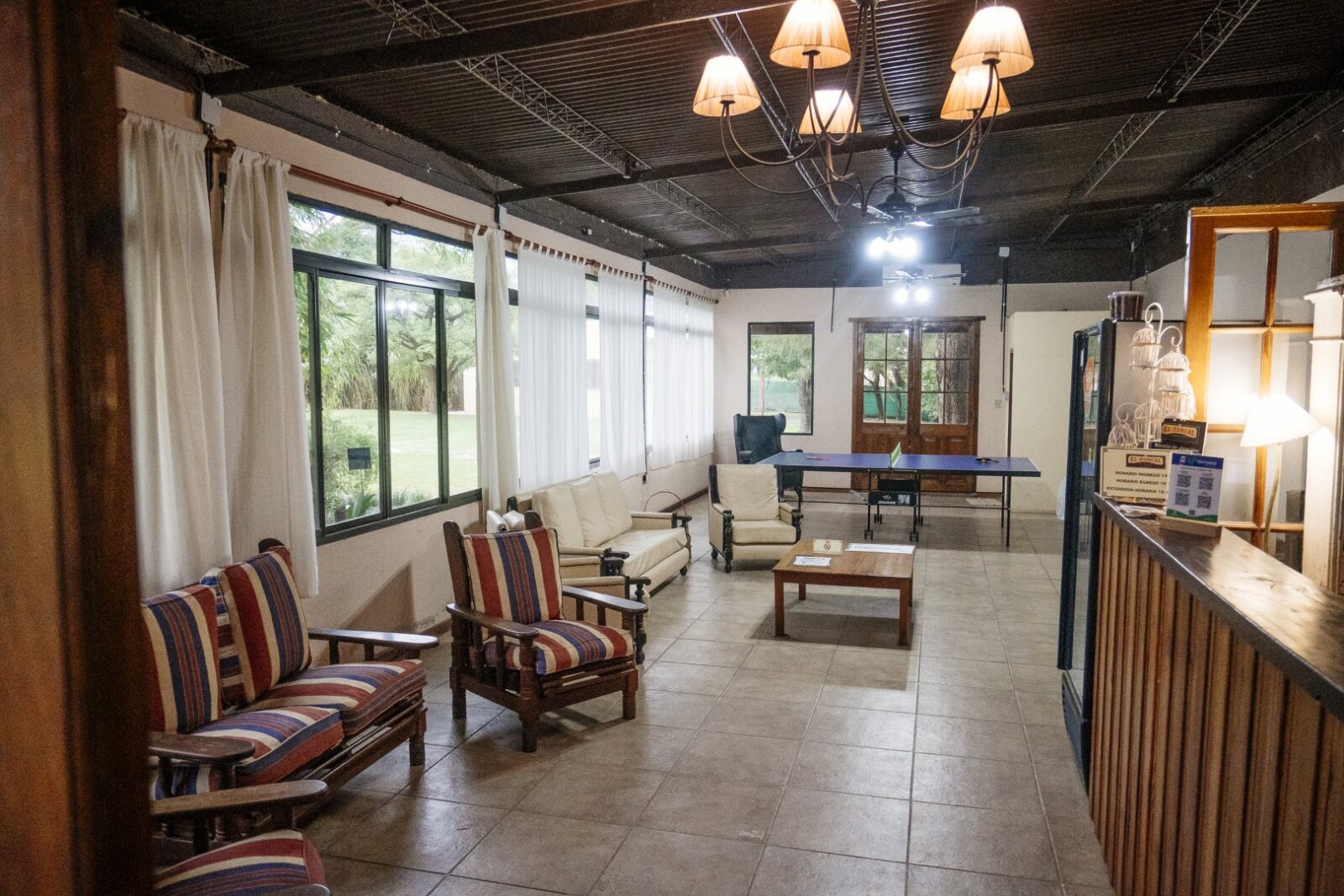 Complejo turistico El Zorzal - cabañas, pileta, amplio parque, en excelente zona - 9