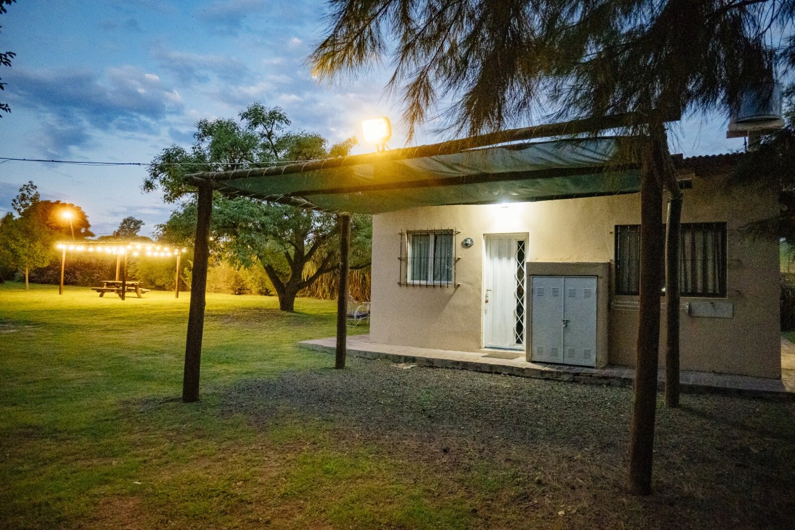Complejo turistico El Zorzal - cabañas, pileta, amplio parque, en excelente zona - 48