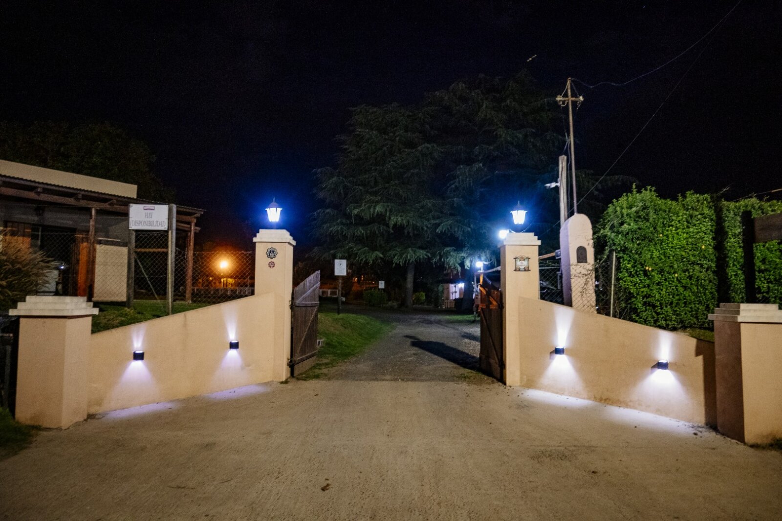 Complejo turistico El Zorzal - cabañas, pileta, amplio parque, en excelente zona - 4