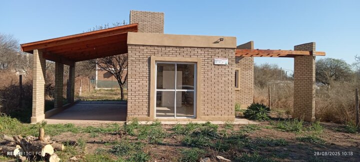 Venta casa a estrenar con jardín y patio – Valle de Anisacate