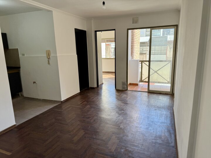 DPTO EN NVA CBA - 1 DORMITORIO CON BALCON Chacabuco entre Ilia y Rondeau