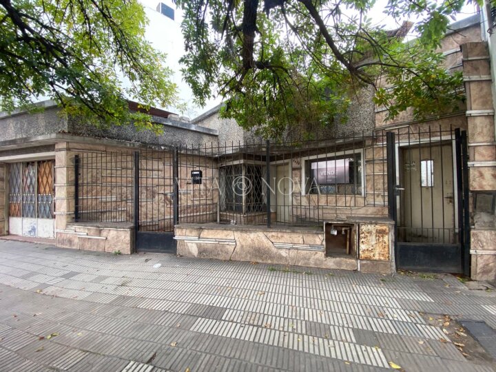 VENTA CASA - AV. ALEM