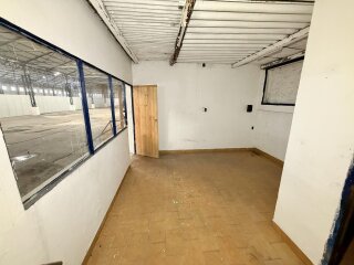 Galpones / Depósitos - Alvear -  Alquiler