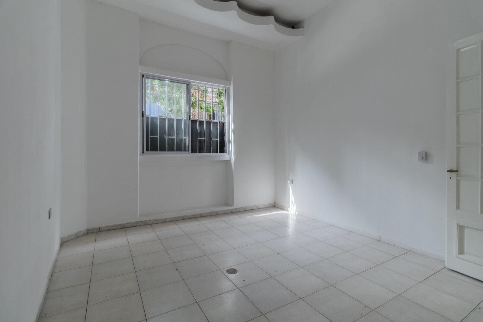 EDIFICIO | 14 OFICINAS | 4 BAÑOS | TERRAZA | SUBSUELO | ZONA ABASTO — foto 9