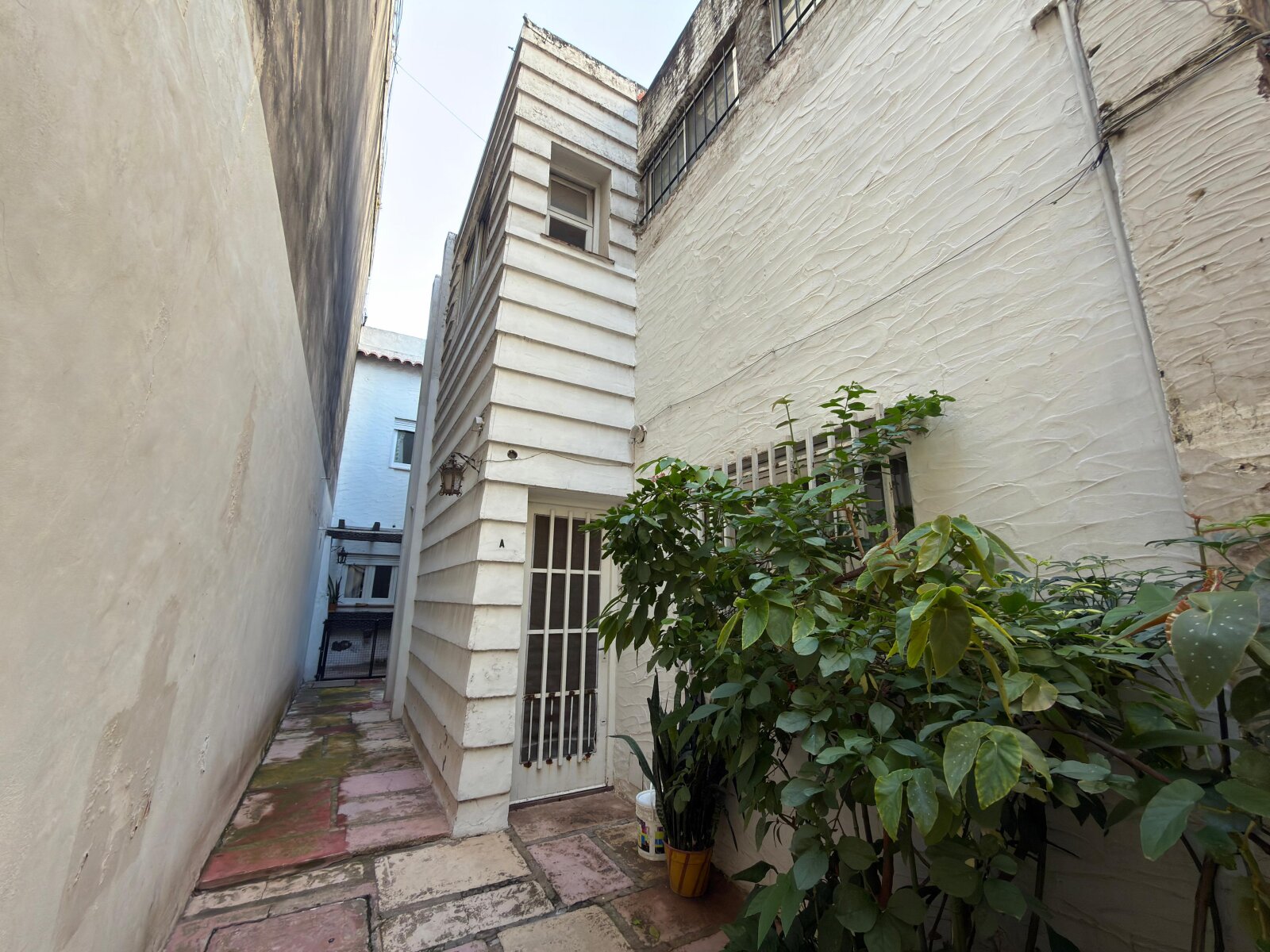 CASA DE PASILLO SOBRE BV. OROÑO, A METROS DE SANTA FE. — foto 4
