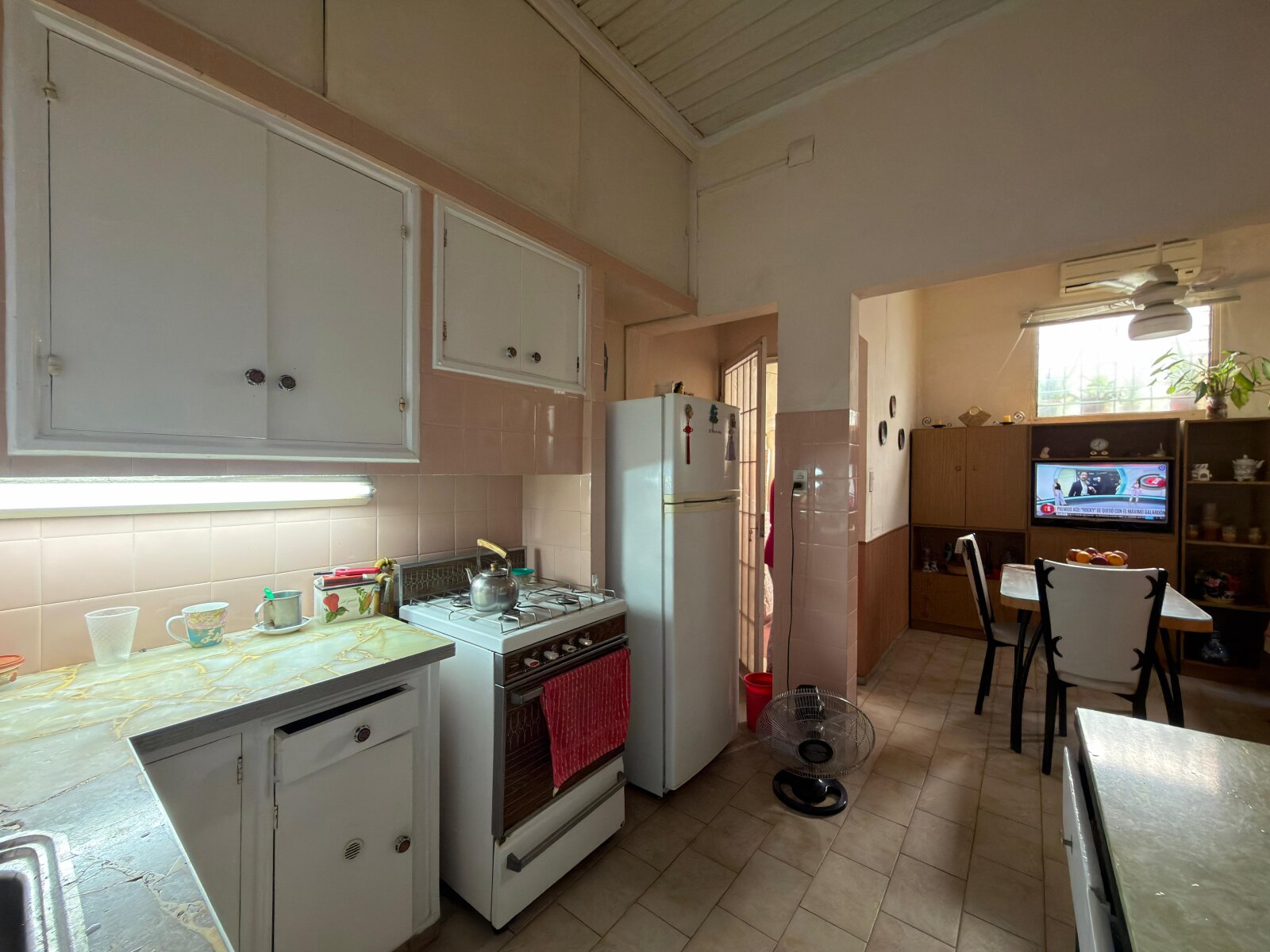 CASA DE PASILLO SOBRE BV. OROÑO, A METROS DE SANTA FE. — foto 9