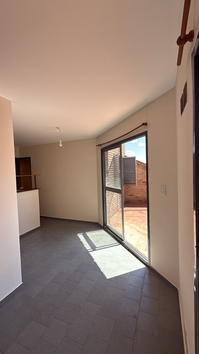 ¡Con Balcón Grande! Depto en Nueva Córdoba - Ideal Inversores - Imagen 3